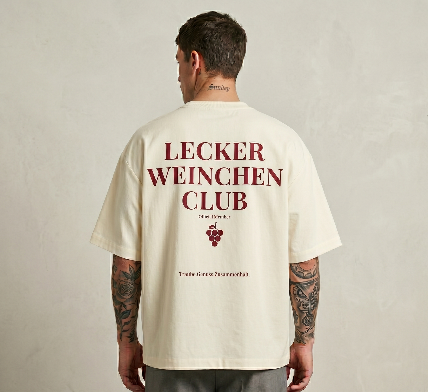 Lecker Weinchen  Club Rückendruck -  Oversized Shirt