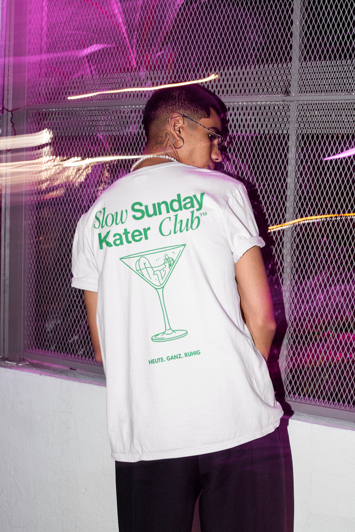 Sunday Kater Club Rückendruck - Premium Unisex T-Shirt